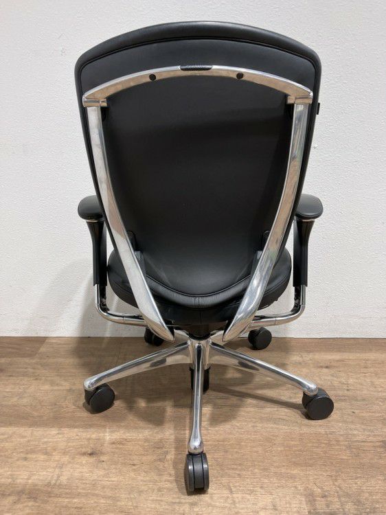 オカムラコンテッサ（Contessa）チェア 可動肘付コンテッサチェア 商品画像3