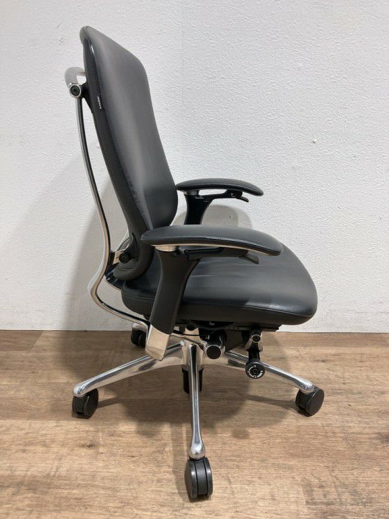 オカムラコンテッサ（Contessa）チェア 可動肘付コンテッサチェア 商品画像4