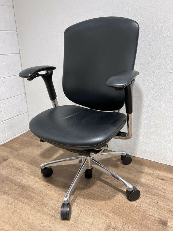 オカムラコンテッサ（Contessa）チェア 可動肘付コンテッサチェア 商品画像5