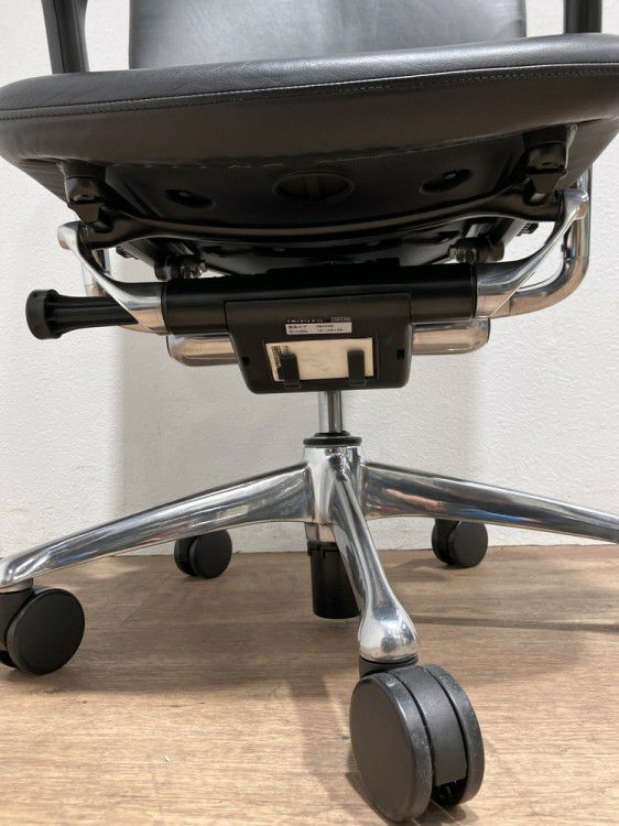 オカムラコンテッサ（Contessa）チェア 可動肘付コンテッサチェア 商品画像6