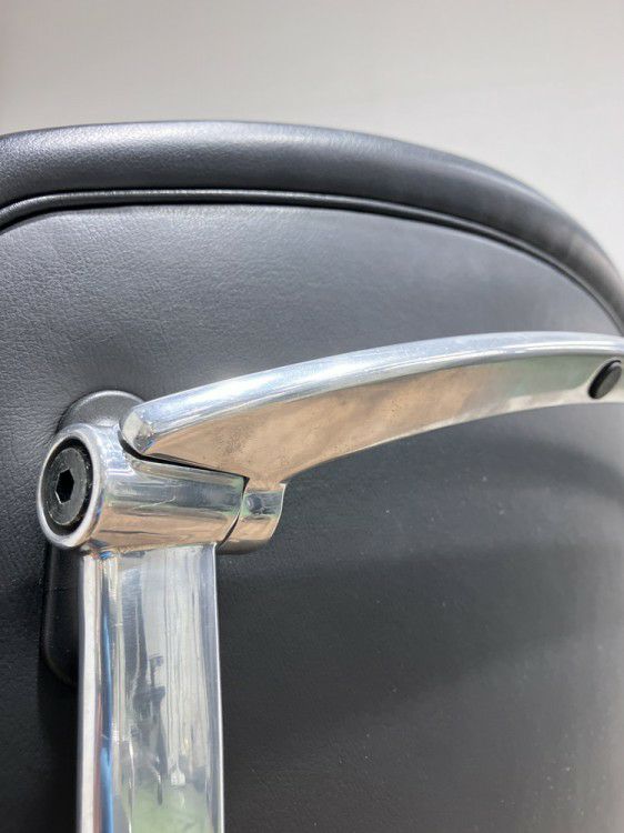 オカムラコンテッサ（Contessa）チェア 可動肘付コンテッサチェア 商品画像8