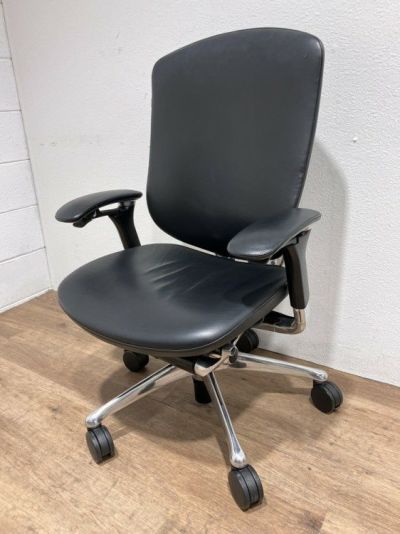 オカムラコンテッサ（Contessa）チェア 可動肘付コンテッサチェア 商品画像1