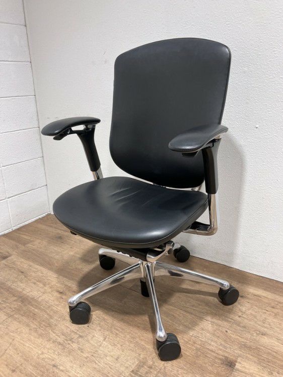 オカムラコンテッサ（Contessa）チェア 可動肘付コンテッサチェア 商品画像6