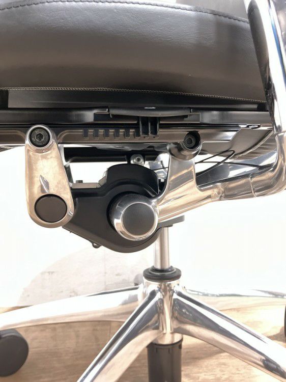 オカムラコンテッサ（Contessa）チェア 可動肘付コンテッサチェア 商品画像8