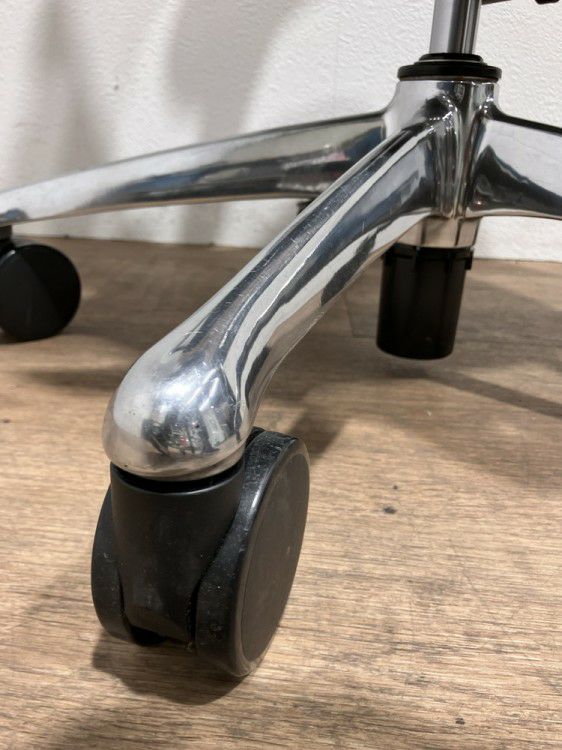 オカムラコンテッサ（Contessa）チェア 可動肘付コンテッサチェア 商品画像12