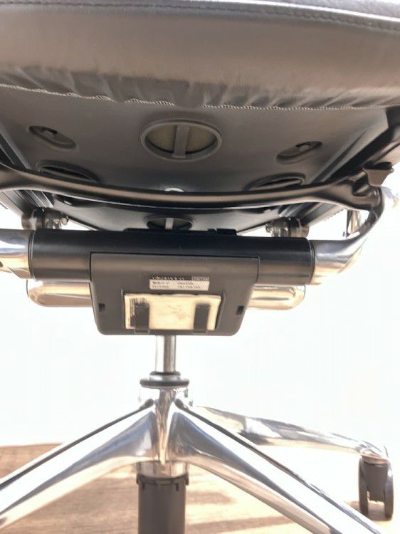 オカムラコンテッサ（Contessa）チェア 可動肘付コンテッサチェア 商品画像9