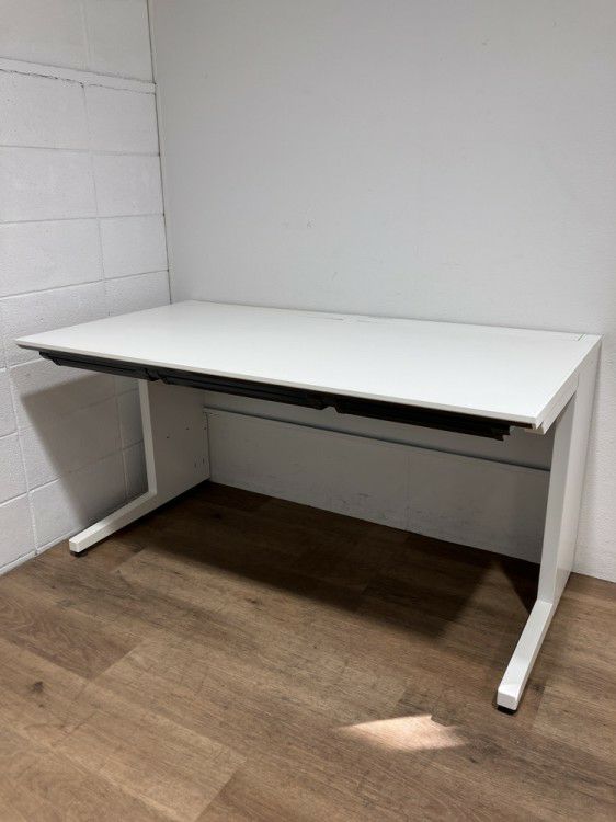 コクヨisシリーズ 1400平デスク 商品画像1