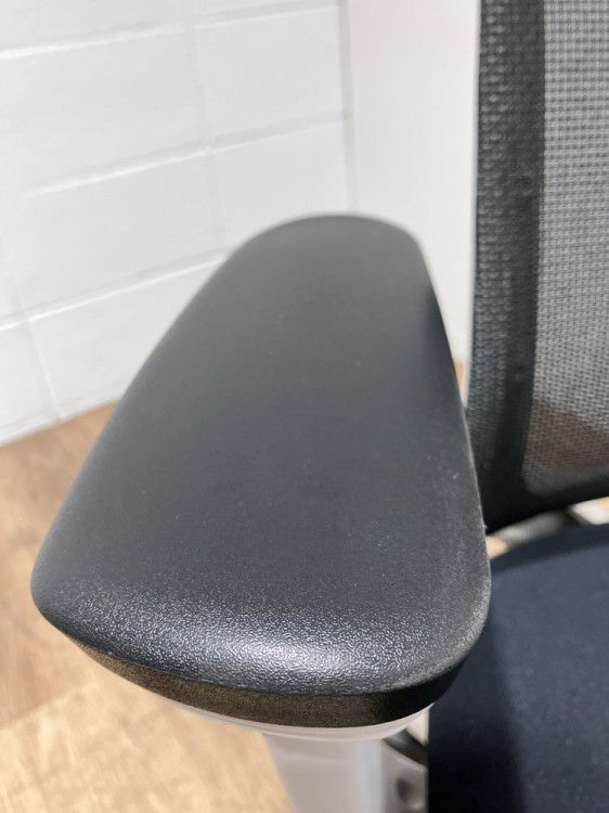 コクヨミトラチェア 肘付ミトラチェア 商品画像7