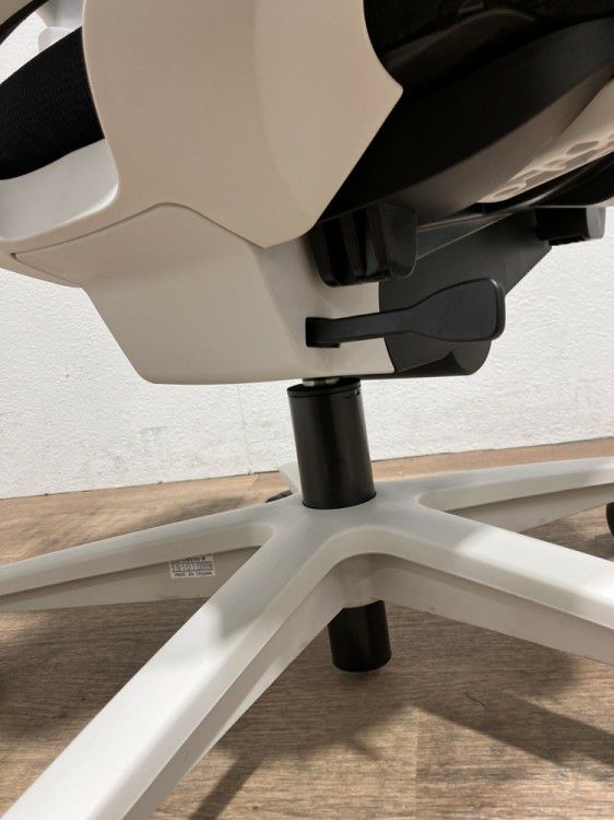 コクヨミトラチェア 肘付ミトラチェア 商品画像10