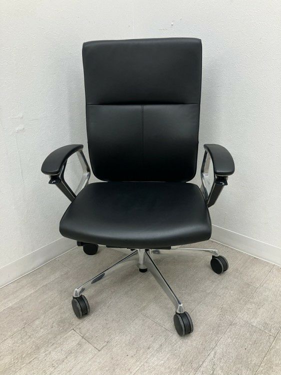 オカムラDuke(デューク)シリーズ 固定肘付デュークチェア 商品画像2