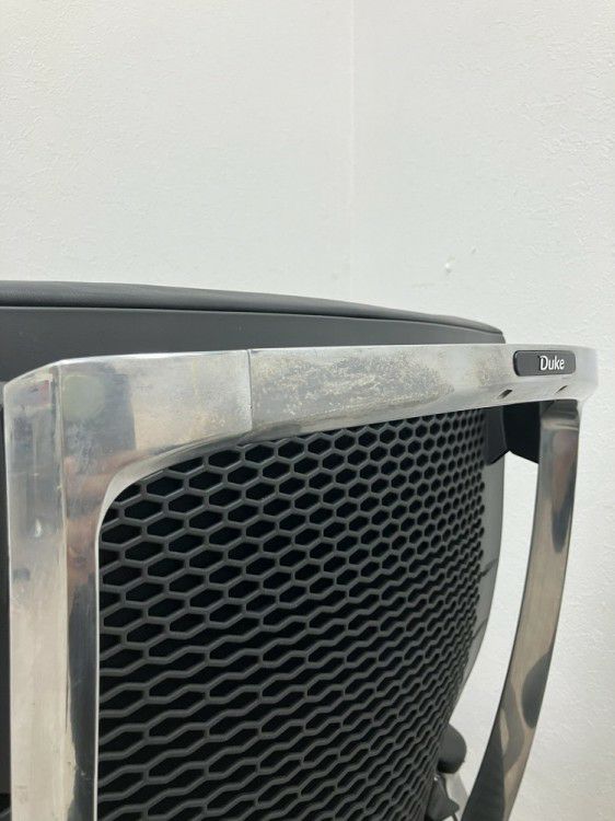 オカムラDuke(デューク)シリーズ 固定肘付デュークチェア 商品画像14