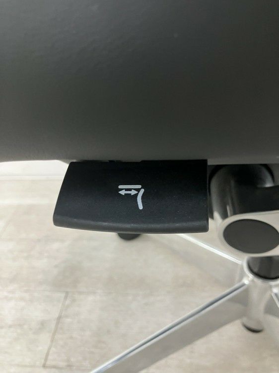 オカムラDuke(デューク)シリーズ 固定肘付デュークチェア 商品画像18