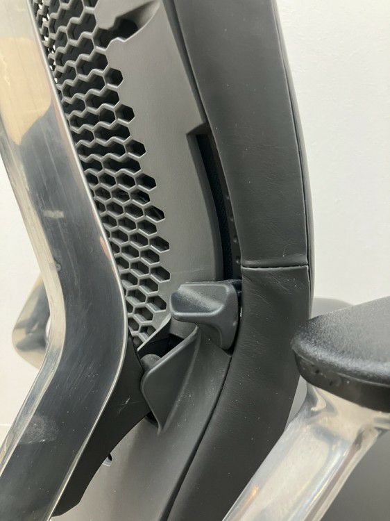 オカムラDuke(デューク)シリーズ 固定肘付デュークチェア 商品画像20