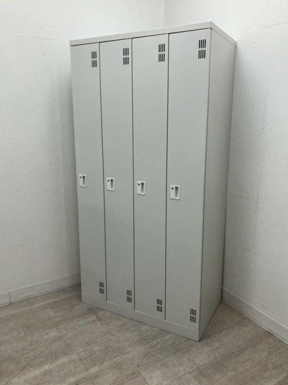 東京鋼器4人用ロッカー 商品画像1