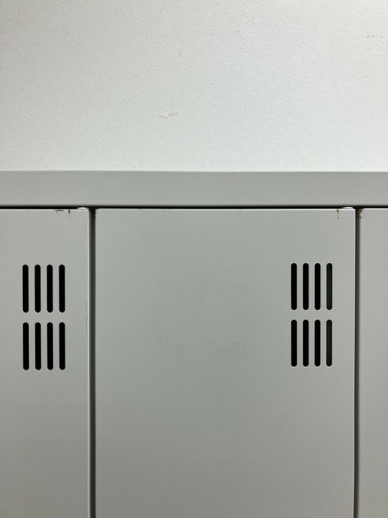 東京鋼器4人用ロッカー 商品画像9