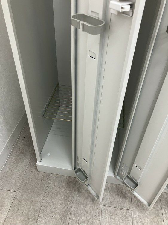 東京鋼器4人用ロッカー 商品画像14