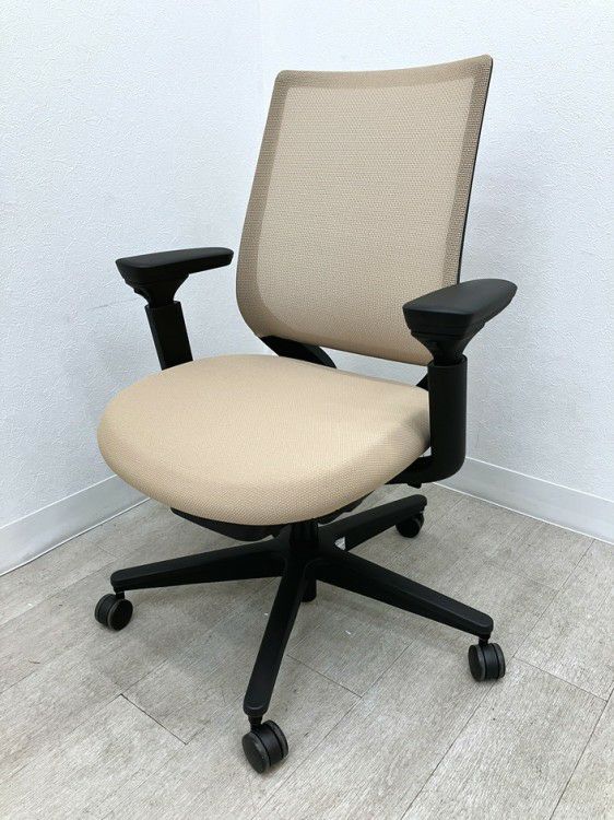 コクヨMitra2（ミトラ2）チェア 可動肘付ミトラ2チェア 商品画像1