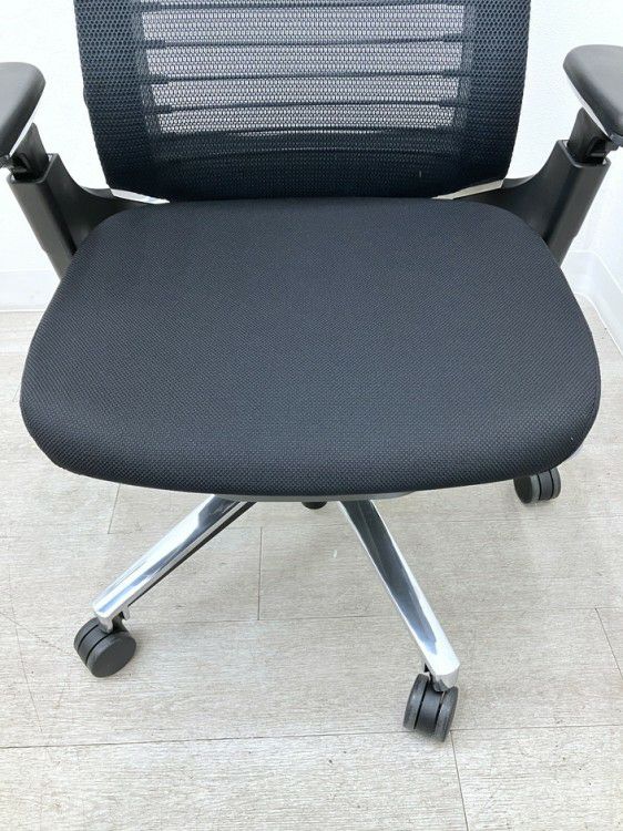 コクヨINSPINE（インスパイン）チェア 可動肘付インスパインチェア 商品画像9