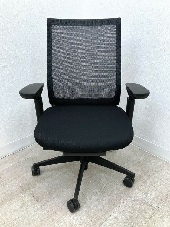 コクヨBezel(ベゼル)チェア 可動肘付ベゼルチェア 商品画像2