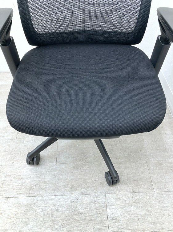 コクヨBezel(ベゼル)チェア 可動肘付ベゼルチェア 商品画像8