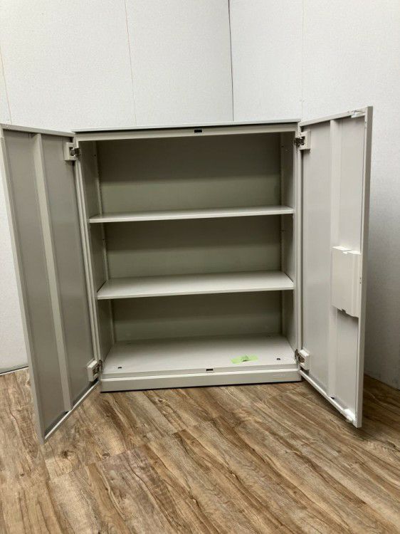 オカムラレクトラインシリーズ 天板付両開き書庫 商品画像4