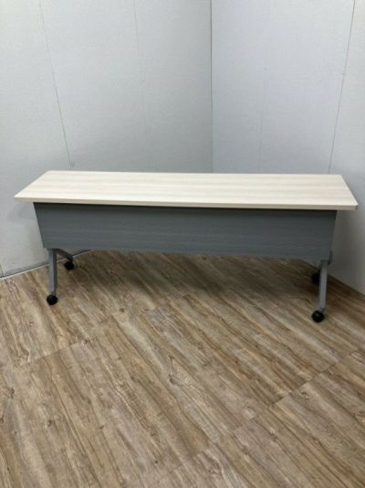 オカムラフラプターシリーズ 1800サイドスタックテーブル 商品画像1