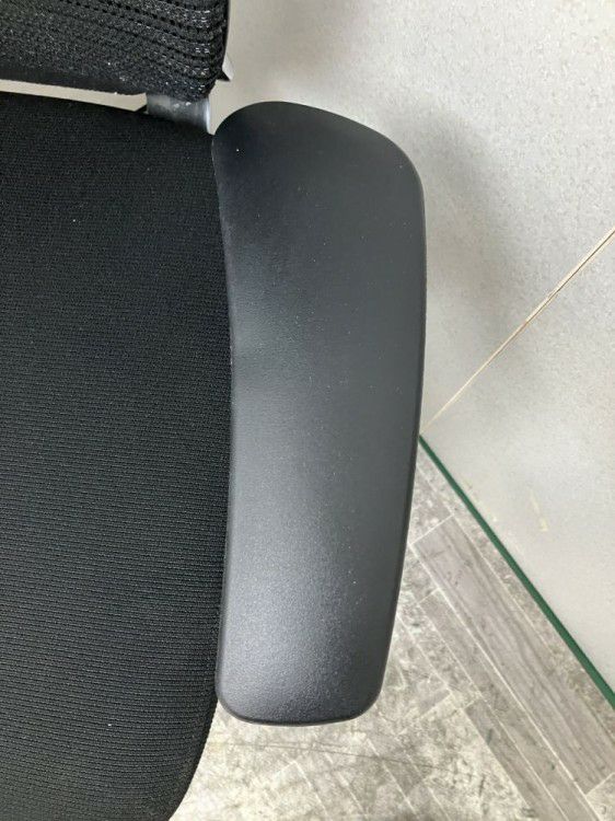 オカムラBaron(バロン)チェア 可動肘付きバロンチェア 商品画像4