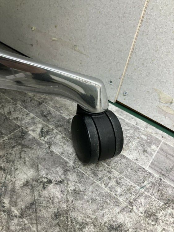 オカムラBaron(バロン)チェア 可動肘付きバロンチェア 商品画像7