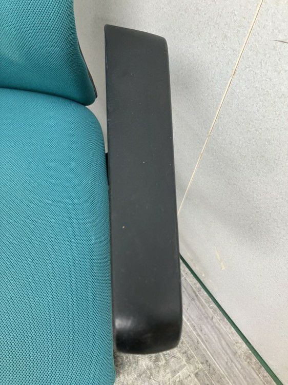 ウチダ（内田洋行）エルフィ（Elfie）チェア 固定肘付エルフィチェア 商品画像4