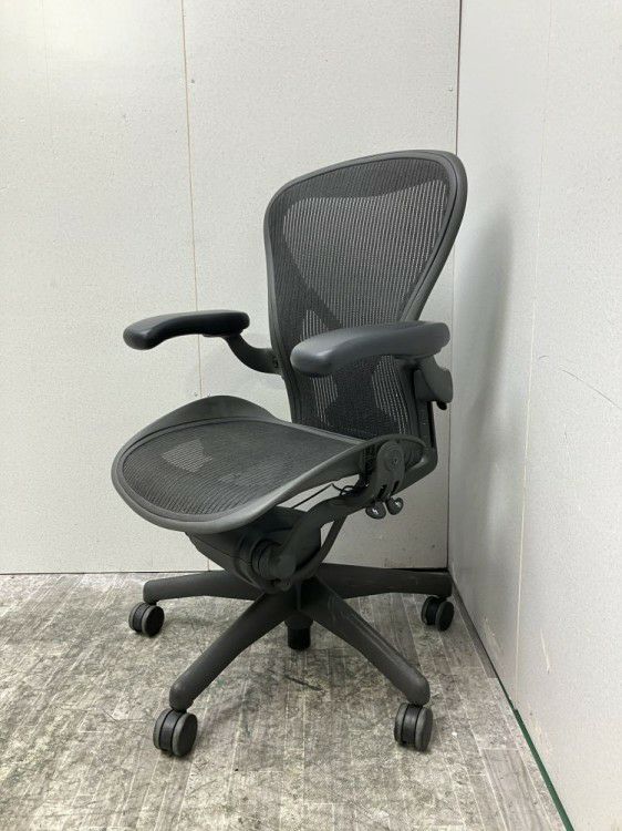 HermanMiller（ハーマンミラー）アーロンチェア アーロンチェア 商品画像1