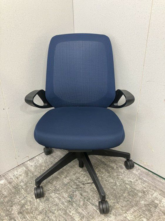 イトーキノート(nort)チェア 固定肘付ノートチェア 商品画像2