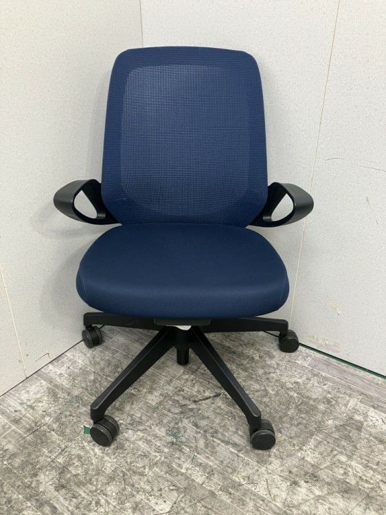 イトーキノート(nort)チェア 固定肘付ノートチェア 商品画像2