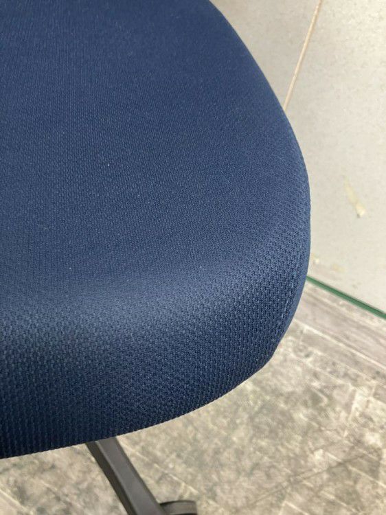 イトーキノート(nort)チェア 固定肘付ノートチェア 商品画像4