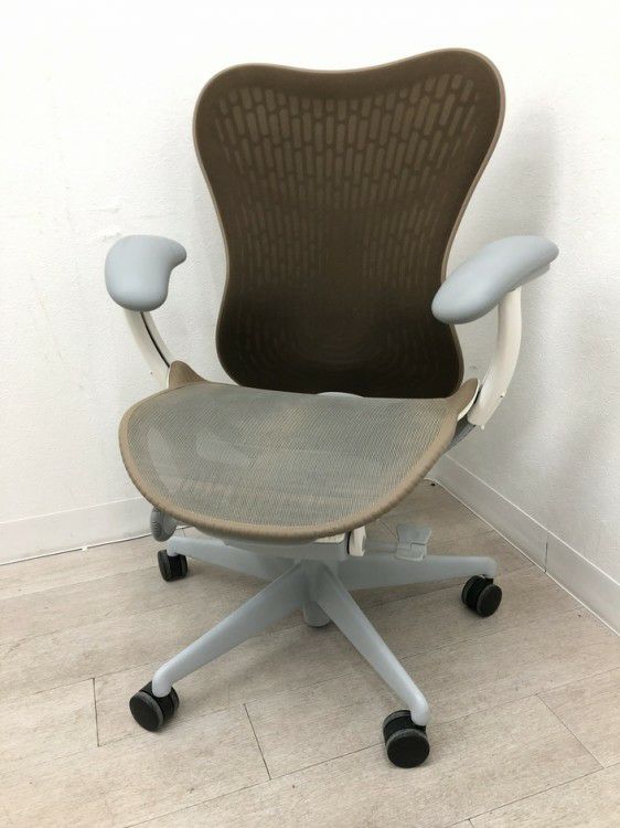 HermanMiller（ハーマンミラー）Mirra 2 Chairs/ミラ2チェア 可動肘付ミラ2チェア 商品画像1