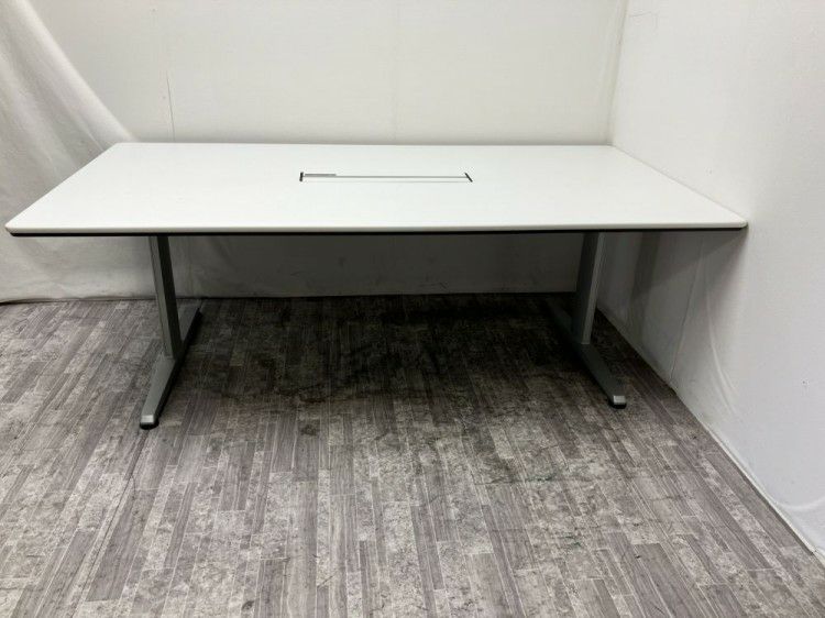 オカムラLiftio(リフティオ)シリーズ 2100ミーティングテーブル 商品画像2