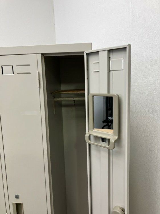 コクヨLKシリーズ　（コクヨ） 4人用ロッカー 商品画像3