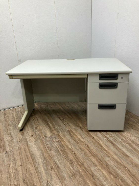 プラスLAシリーズ 1200片袖デスク 商品画像1