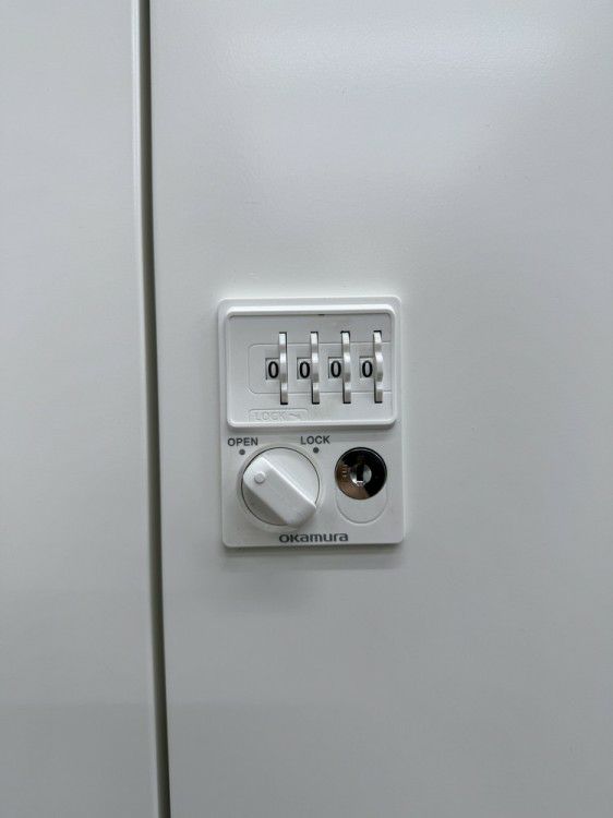オカムラレクトラインシリーズ 8人用パーソナルロッカー 商品画像11