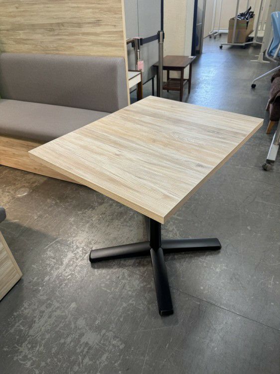 オカムラブレスタ/ライブスシリーズ 4人用ミーティングセット 商品画像7