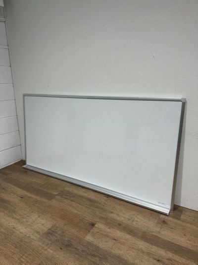 コクヨ壁掛ホワイトボード 商品画像1