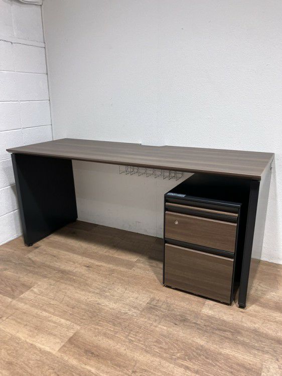 オカムラPro Unit(プロユニット)シリーズ 1600平デスク＋ワゴンセット 商品画像1