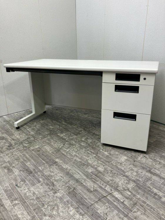 プラスフラットラインシリーズ 1400片袖デスク 商品画像1