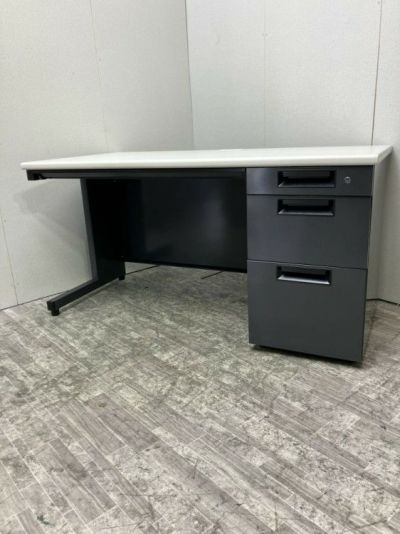 プラスフラットラインシリーズ 1400片袖デスク 商品画像1