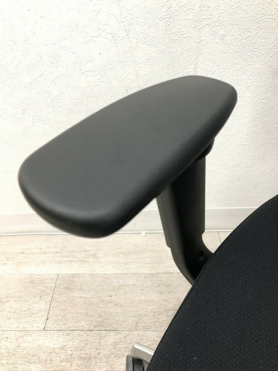 コクヨing(イング)チェア 可動肘付イングチェア 商品画像10