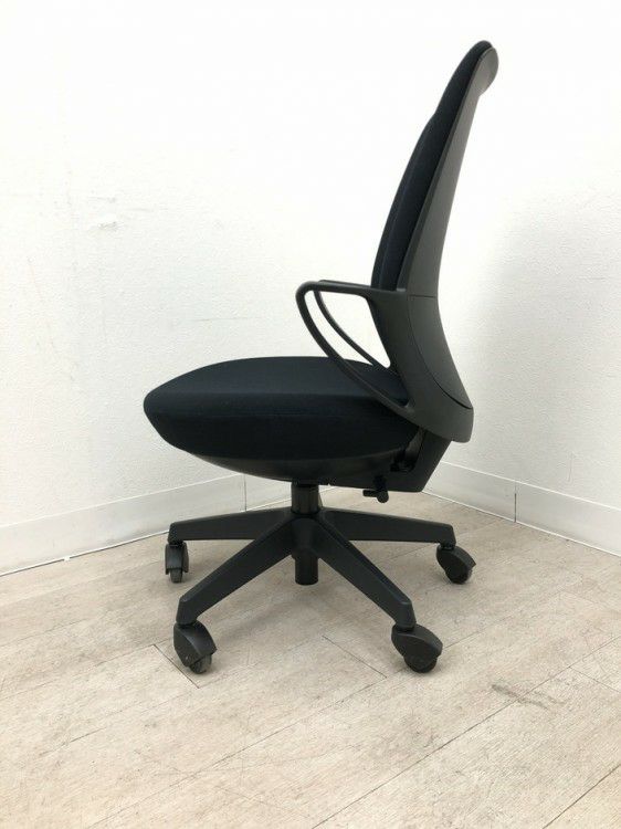 コクヨ固定肘付ピコラリビナチェア 商品画像3