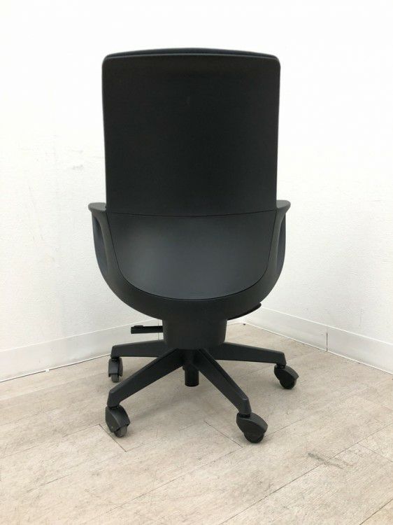 コクヨ固定肘付ピコラリビナチェア 商品画像4