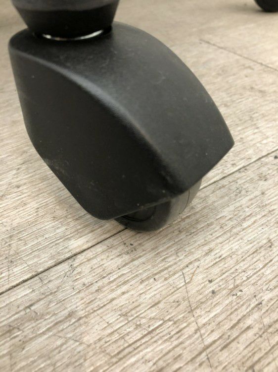 コクヨ固定肘付ピコラリビナチェア 商品画像9