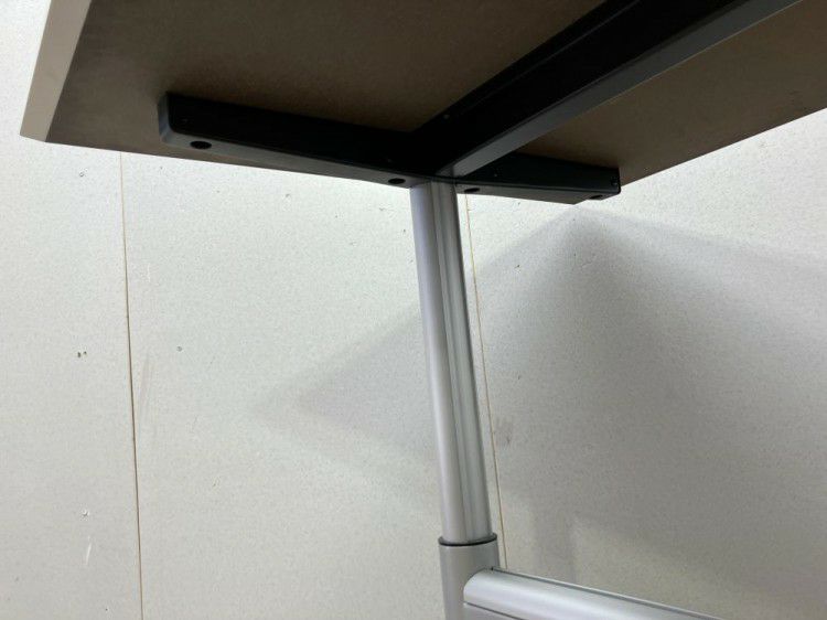 コクヨViewRise(ビューライズ)シリーズ 手動昇降式1500ミーティングテーブル 商品画像7