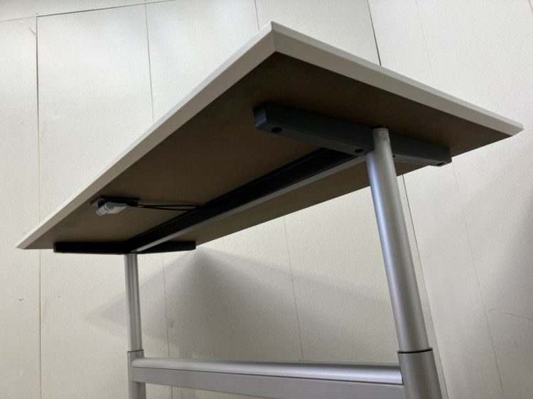 コクヨViewRise(ビューライズ)シリーズ 手動昇降式1500ミーティングテーブル 商品画像8