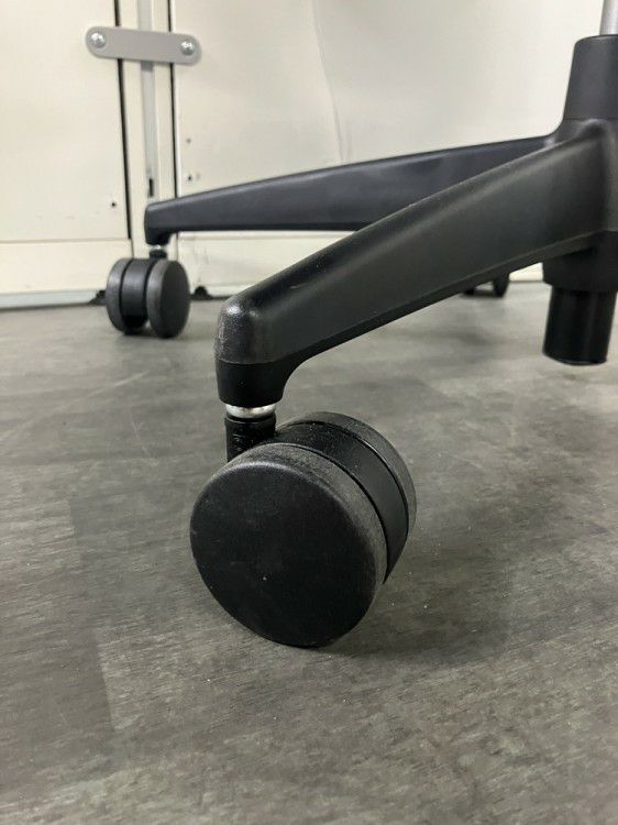 コクヨM4チェア 固定肘付M4チェア 商品画像9